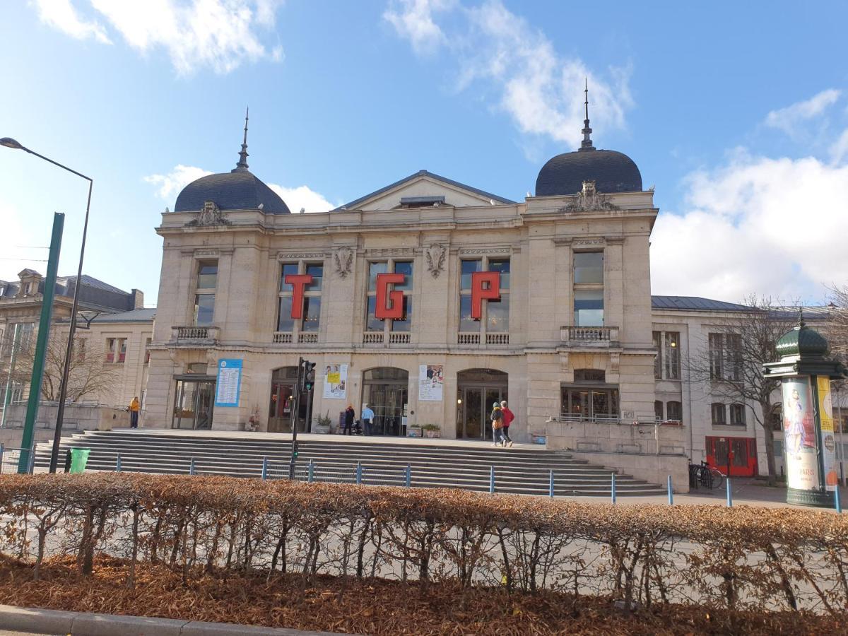 Apartamento Spacieux Et Calme, Style Parisien, Toutes Commodites, Ideal Pour Un Sejour Authentique Saint-Denis  Exterior foto